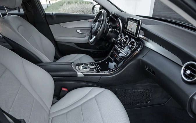 Mercedes-Benz Klasa C cena 73900 przebieg: 146000, rok produkcji 2016 z Radom małe 704